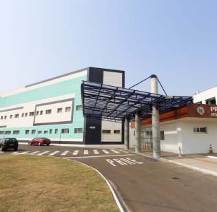 Prédio comercial com fachada